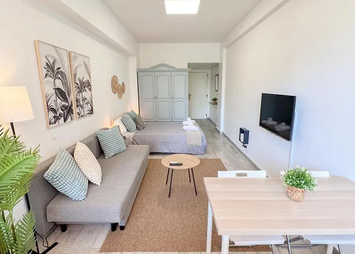 Cozy Studio With Pool Acuario